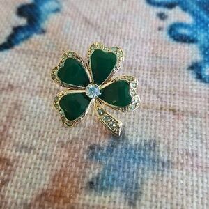 Vintage Avon Shamrock Pin